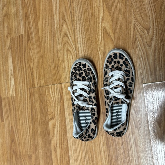 SOOA Comfy Leopard white lace tie shies cannot see size but I wear size 5 - Picture 4 of 10